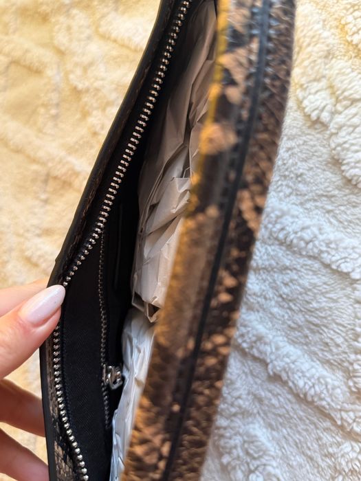 Нова дамска чанта zara змийски принт зара guess michael kors