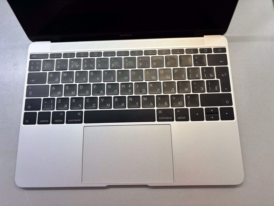 MacBook 12/треб.ремонт либо на запчасти