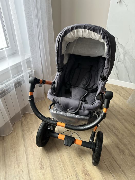 Продам детскую коляску 2 в 1