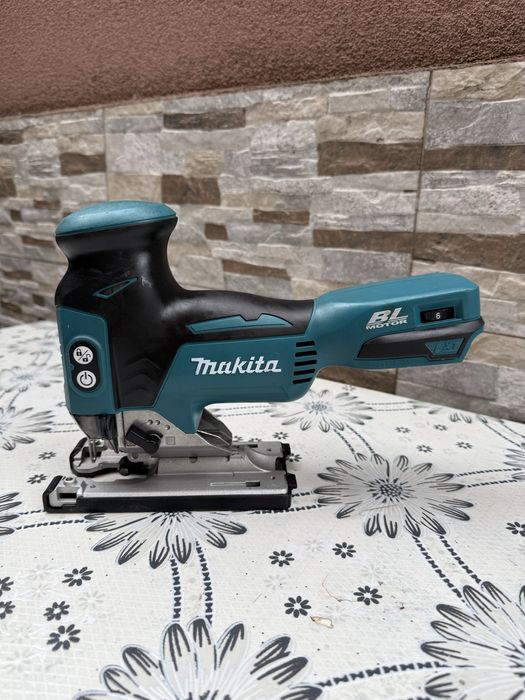 Акумулаторен прободен трион MAKITA DJV181