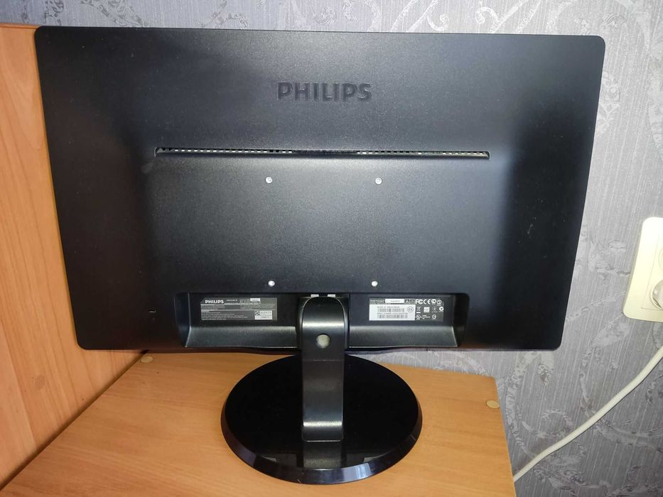 монитор Philips, диагональ 21,6