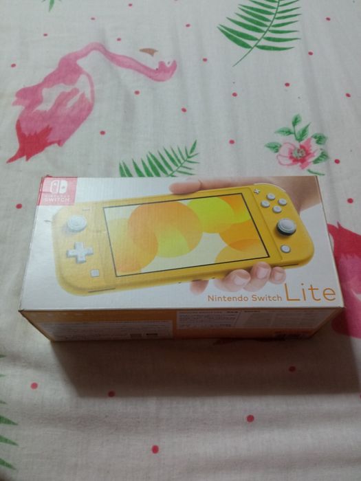 Vând Nintendo switch lite