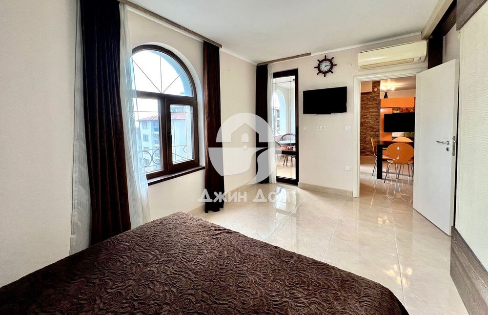 Стилен тристаен апартамент в к-с „Посейдон“, гр. Несебър