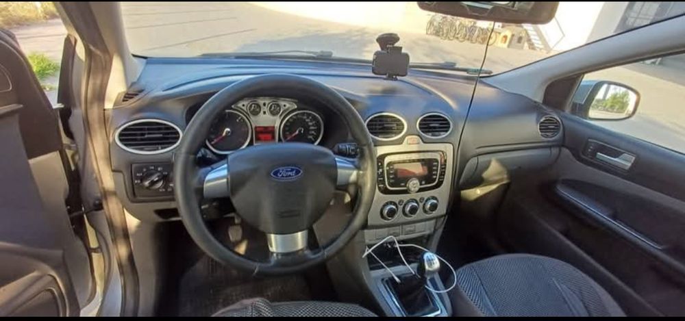 FORD Focus 2010 — imagine 4