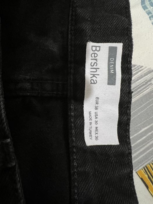Blugi scurti bershka