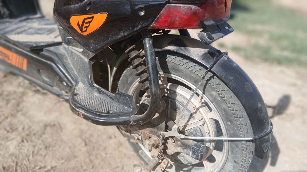 VELOMAX Электро скутер