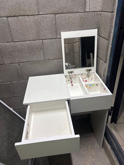 Срочно продам столик!