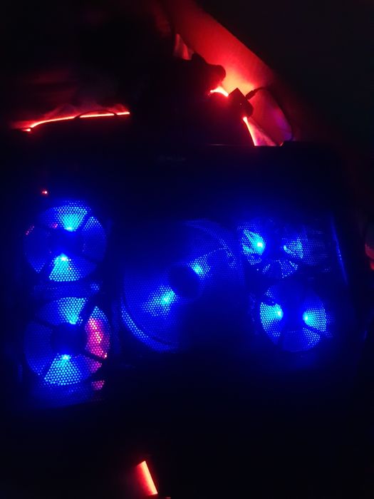 Vand setăm de setup de gaming