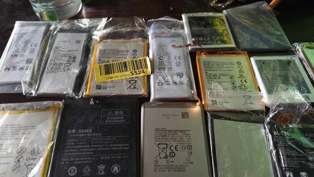 Când bateri noi de telefoane am peste 20 bucati