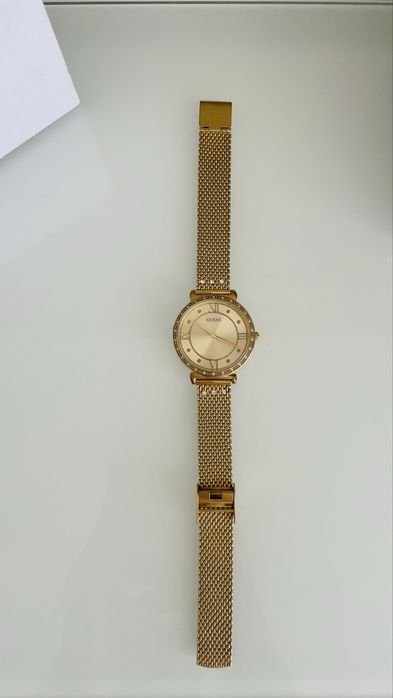 Часовник Guess ,Златист