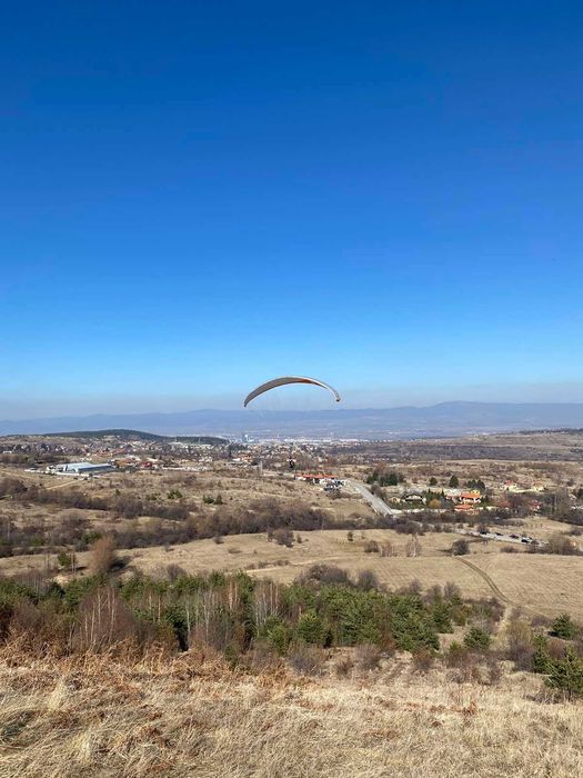 Курс по парапланеризъм в София, продажба на парапланери и екипировка