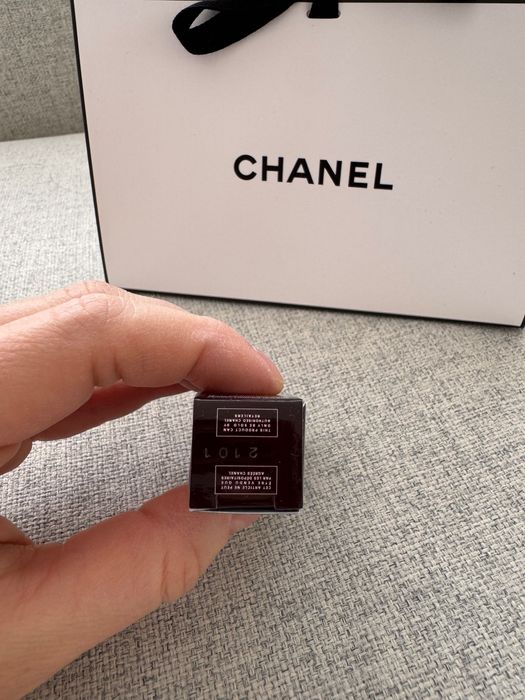 Chanel Rouge Noir - гланц за устни