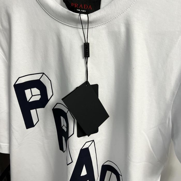 Tricou PRADA  super calitate