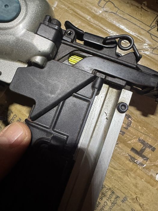 Pistol de capsat  pe aer Makita AT1150A