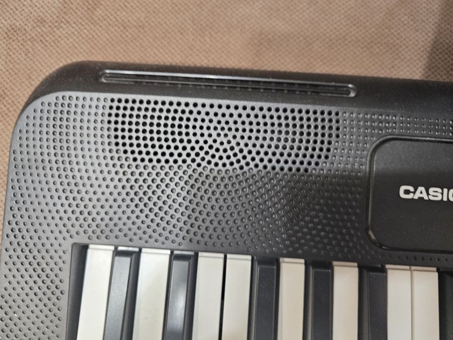 Продавам Casio CT-S200