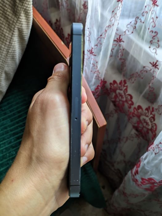 Продам IPhone 4-5