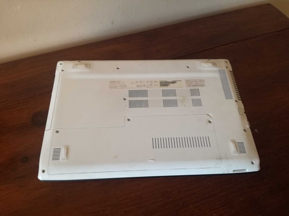 Продавам Acer Aspire E15 E5-575G-37YW НА ЧАСТИ