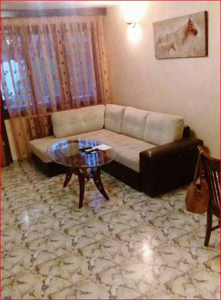 Дава се под наем Тристаен апартамент в Пловдив, Коматево - 90 кв.м за 336.6 € - Снимка #1