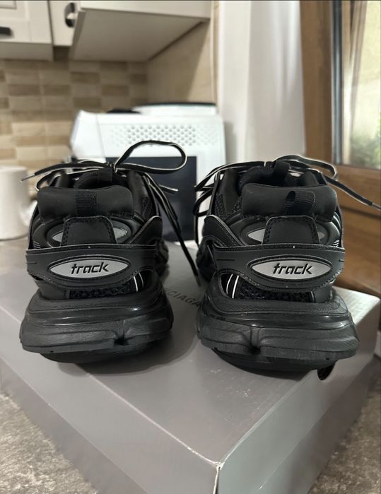 Balenciaga track