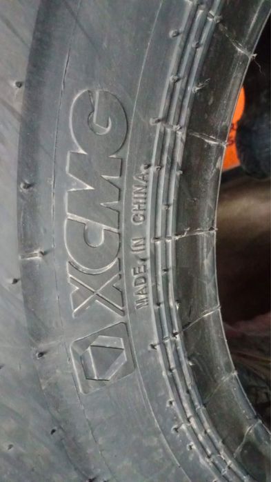 Продам шины на погрузчик 17,5 на 25