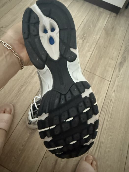 Продам  кроссовки New Balance