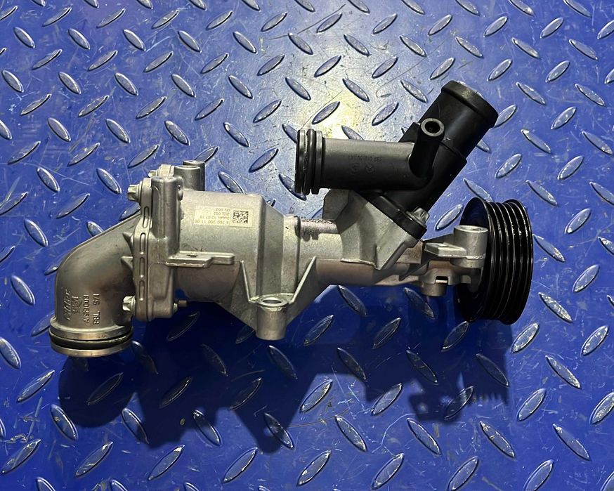 Pompa de apa Mercedes Benz A2602001100
