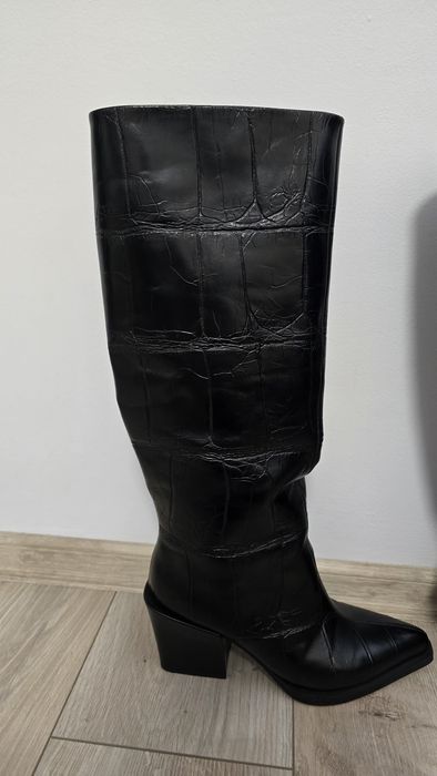 Кожени ботуши 39р