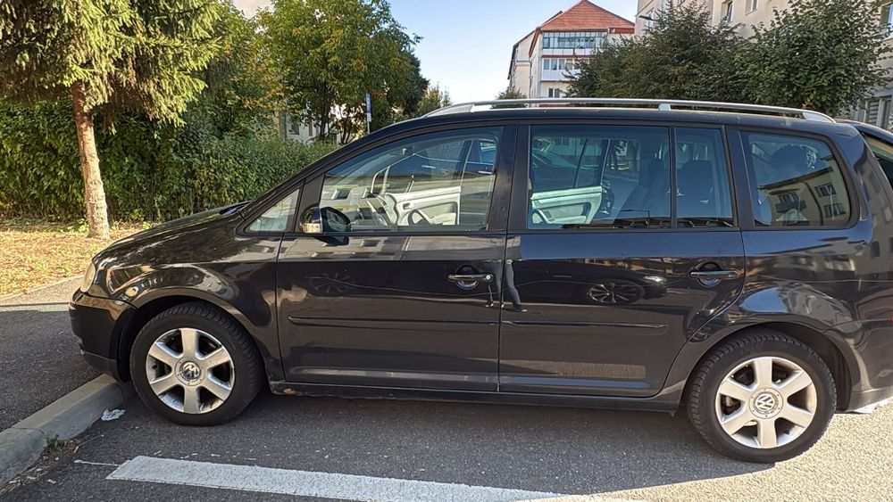 VOLKSWAGEN Touran 2005 — imagine 3