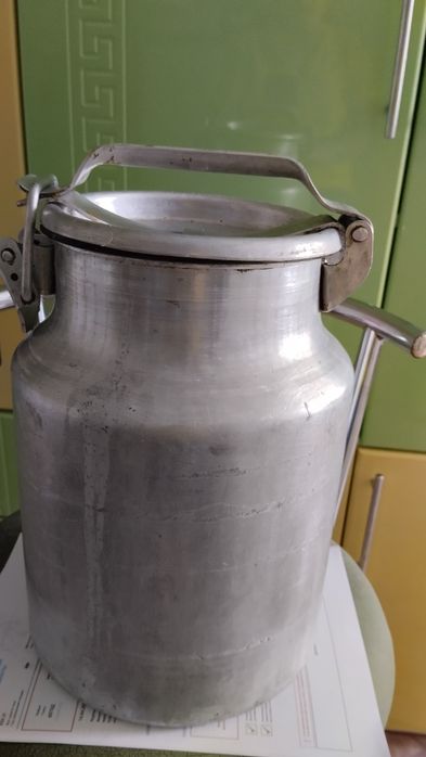 Продам  бидон пищевой