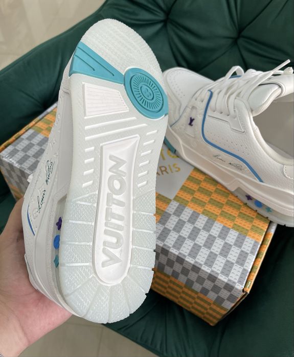 Louis Vuitton Sneakers