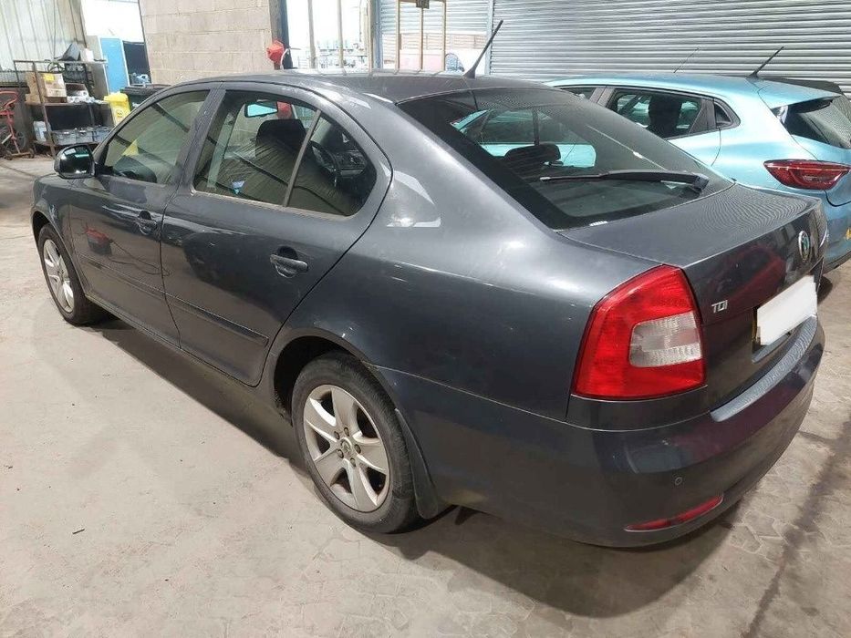 Aripa stanga spate Skoda Octavia 2 2011 SEDAN 1.6 TDI