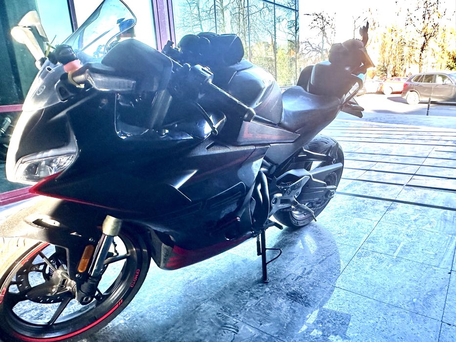 Motocicleta CFMOTO 450SR ABS '23