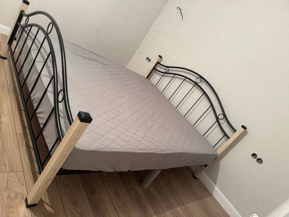 Продам кровать в отличном состоянии