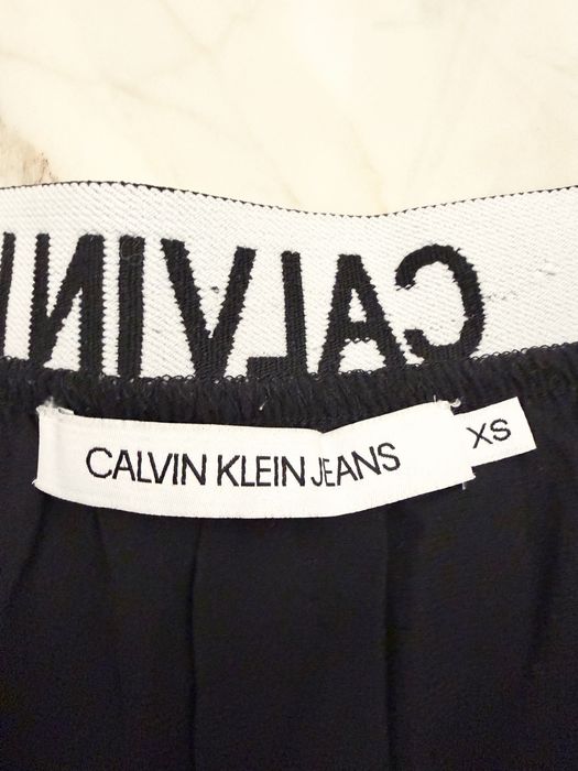 Calvin Klein юбка оригинал XS-S