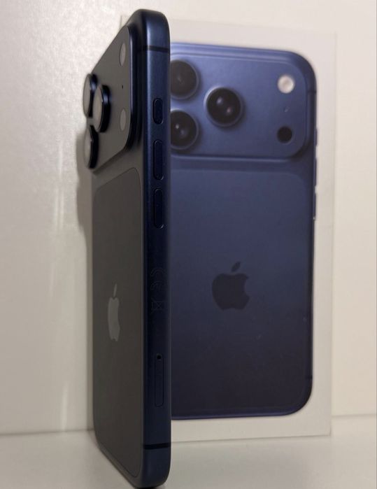 IPhone 17 pro blue