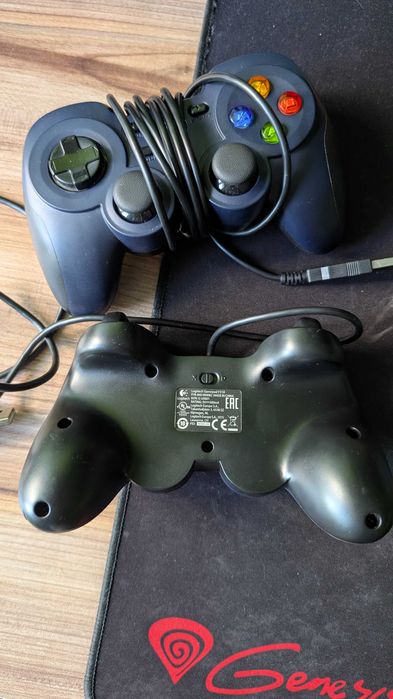 Два джойстика Logitech RumblePad F310 за PC