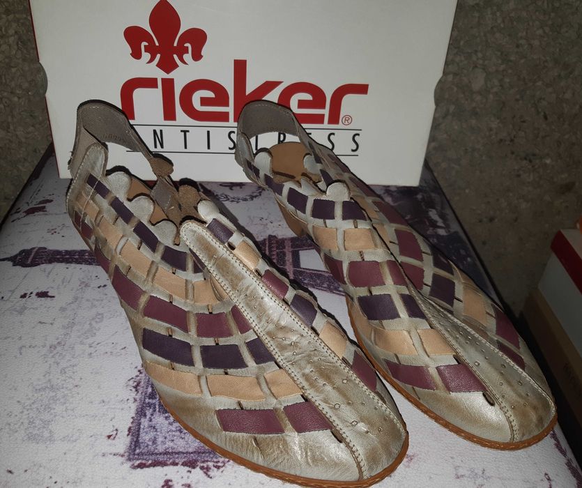 Продам босоножки