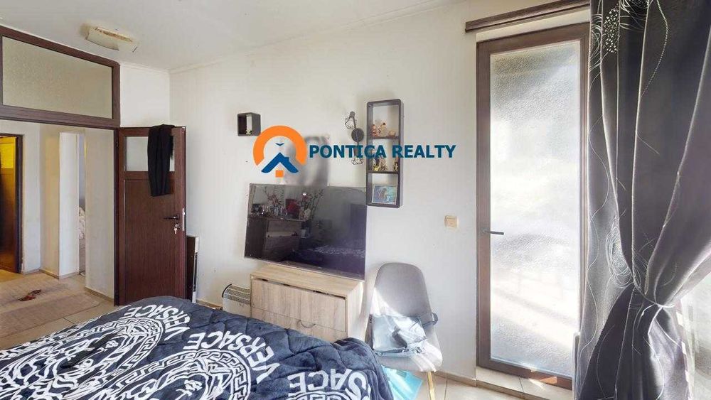 Тристаен в с. Кошарица к-с Бей Вью Вилас