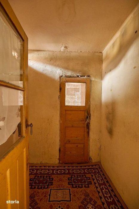 Casa individuala  Leresti la strada principala+ teren 831 mp, utilitat