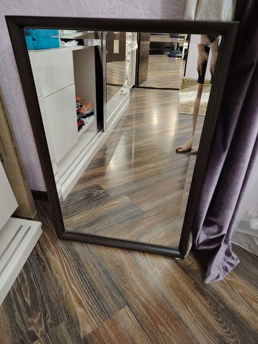 Зеркало с качественной рамой