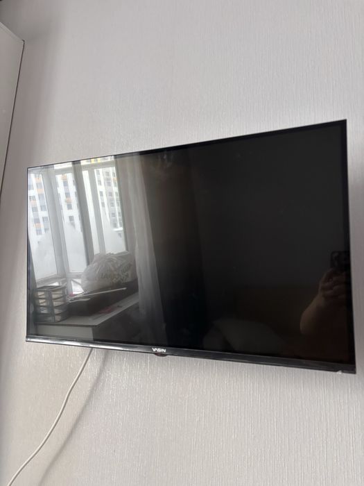 Телевизор yasin smart tv