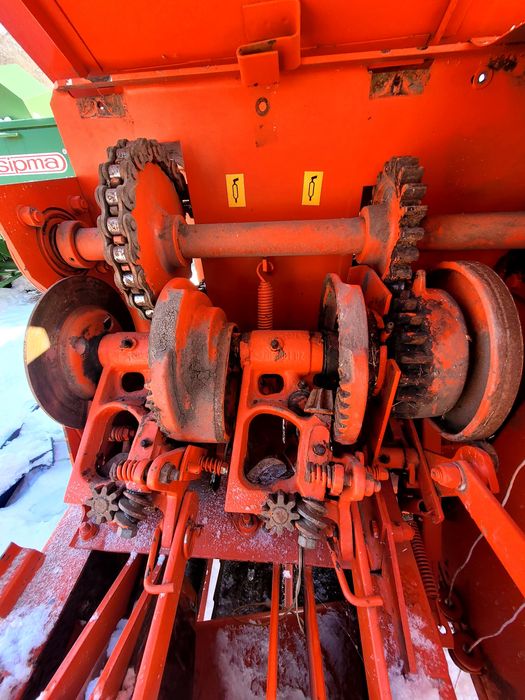 Привозной пресс-подборщик Sipma 224/1.