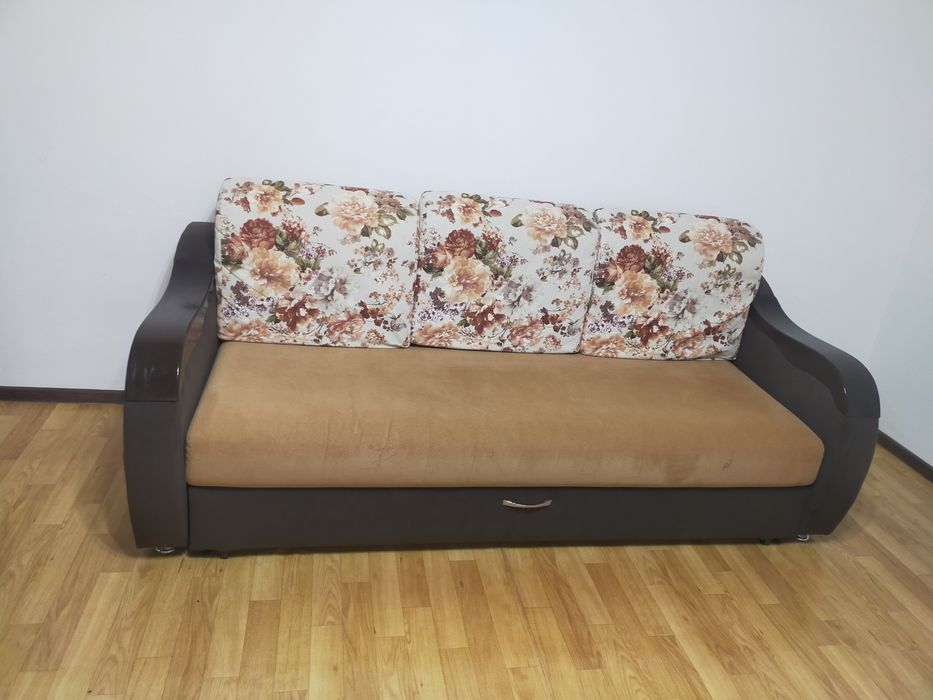 Диван 3 х местный зал