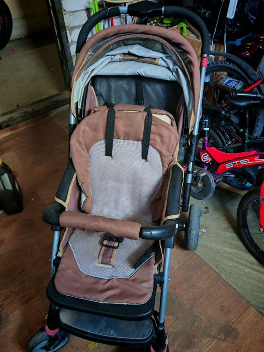 Коляска б/у.цена 10000