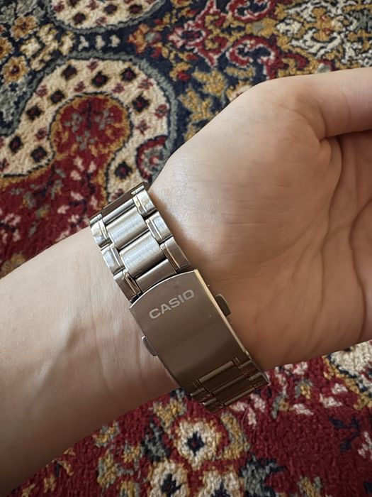 Часы наручные женские