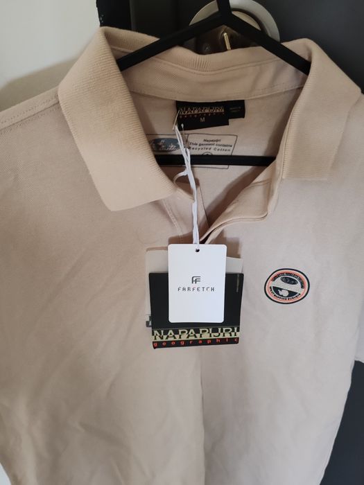 Vând tricou Napapijri bej