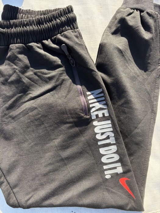 pantaloni nike M