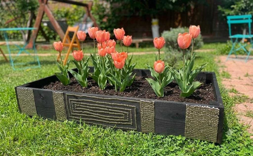Jardiniera flori