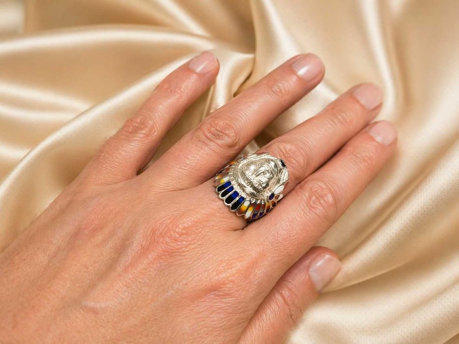 Inel din argint masiv cu detalii emailate, model căpetenie amerindiană