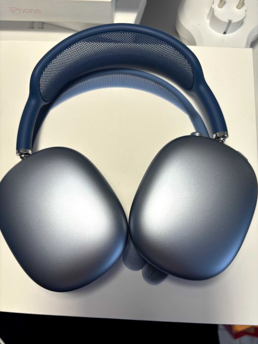 Продам AirPods Max